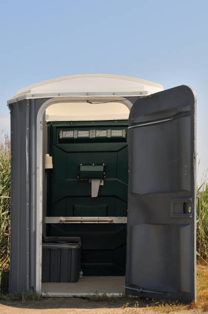 Best Portable toilet rental cost  in Peoria, IL